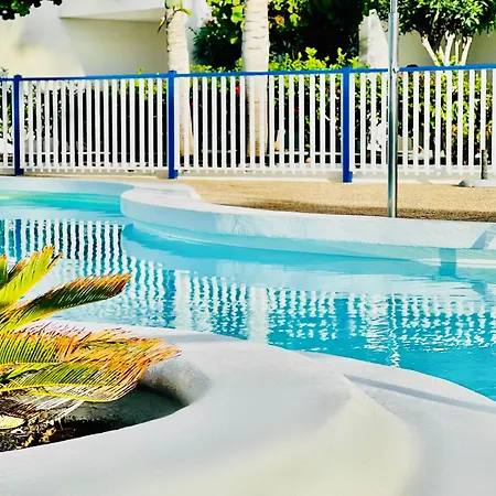 Canaryislandshost L Amapola