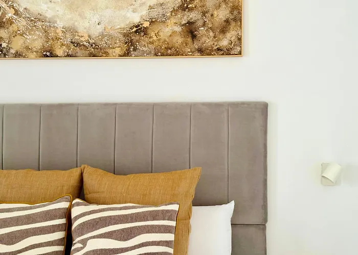 Canaryislandshost L Amapola