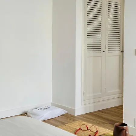 Canaryislandshost L Amapola